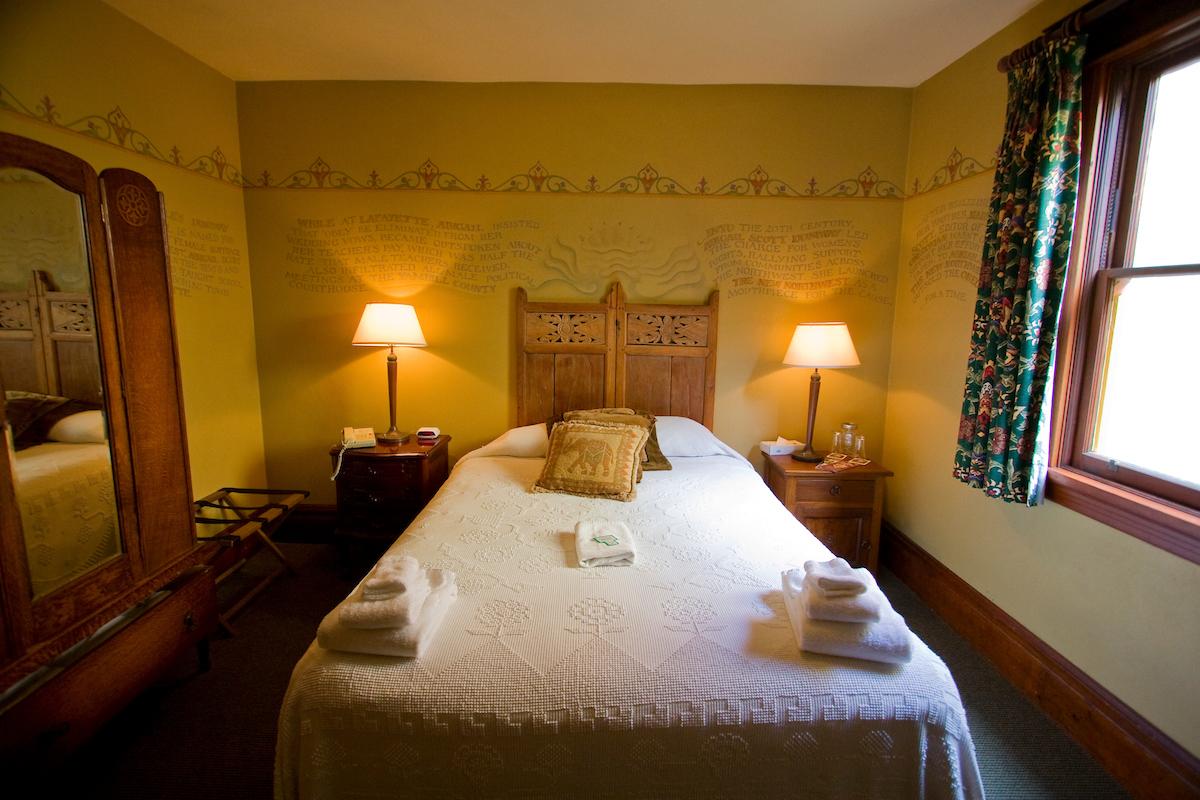 Mcmenamins Hotel Oregon McMinnville Bagian luar foto